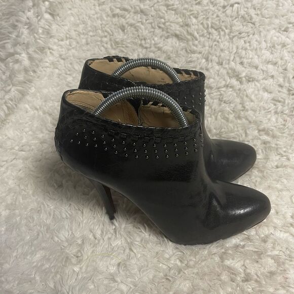 Enzo Angiolini EYASIM Studded  Black Leather Ankle heel boots SZ9M - Picture 1 of 14